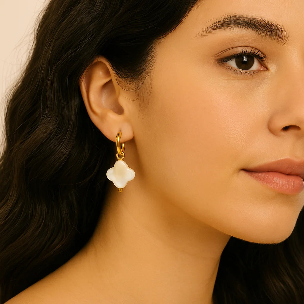 Boucles d’oreilles trèfles blanc en acier inoxydable