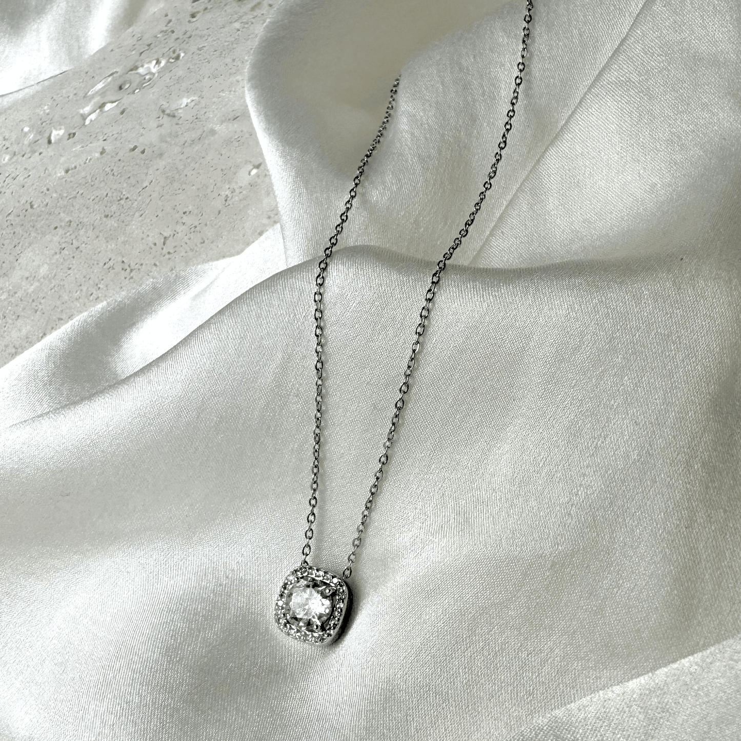 Collier diamant en acier inoxydable argenté pierre de zircon pas cher