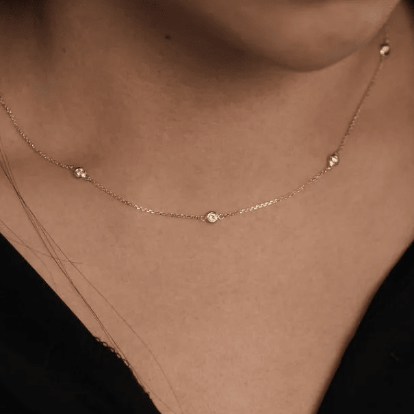 Collier fin diamant