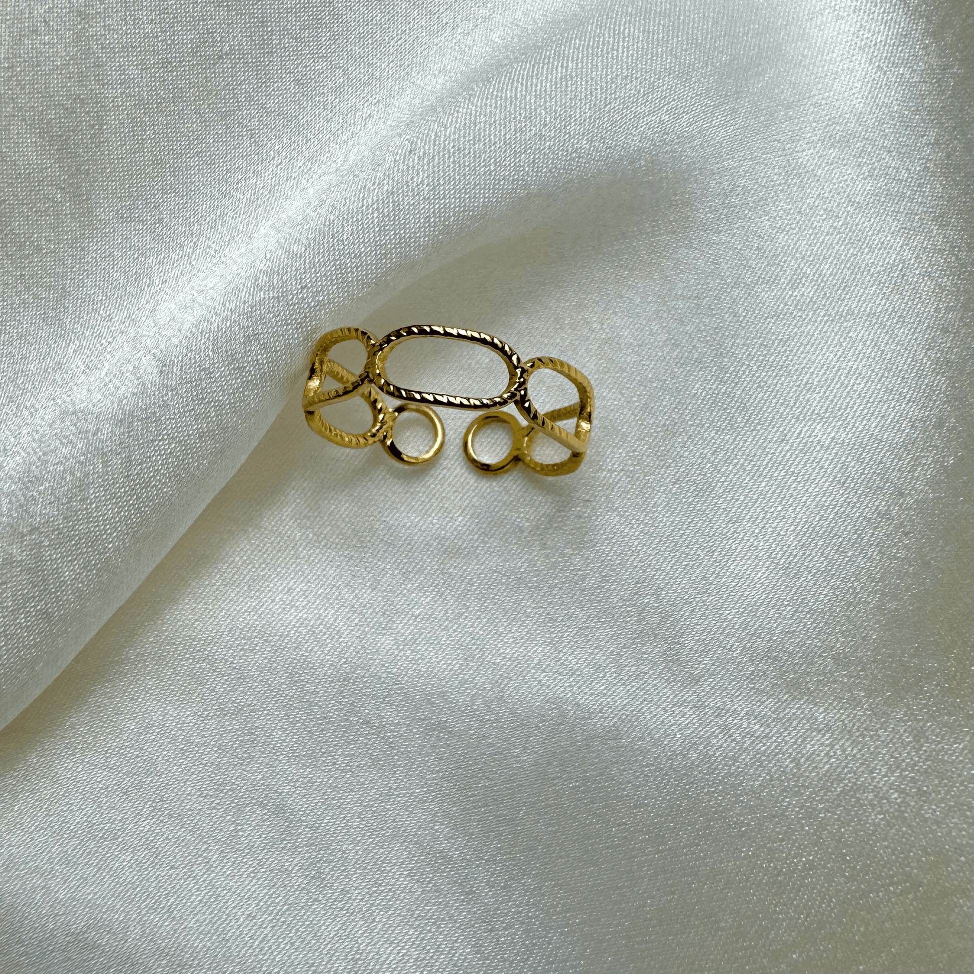 Lya I Bague en acier inoxydable ajustable dorée – By Joelle