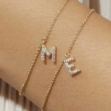 Bracelet en acier inoxydable personnalisé dorée avec lettres strass