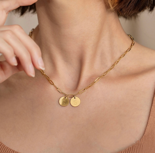 Mon collier lettre et médaille personnalisé en acier inoxydable