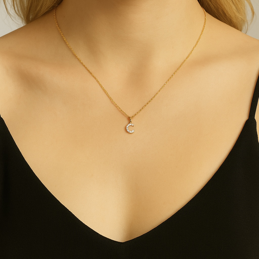 Collier lettre en acier inoxydable pas cher 