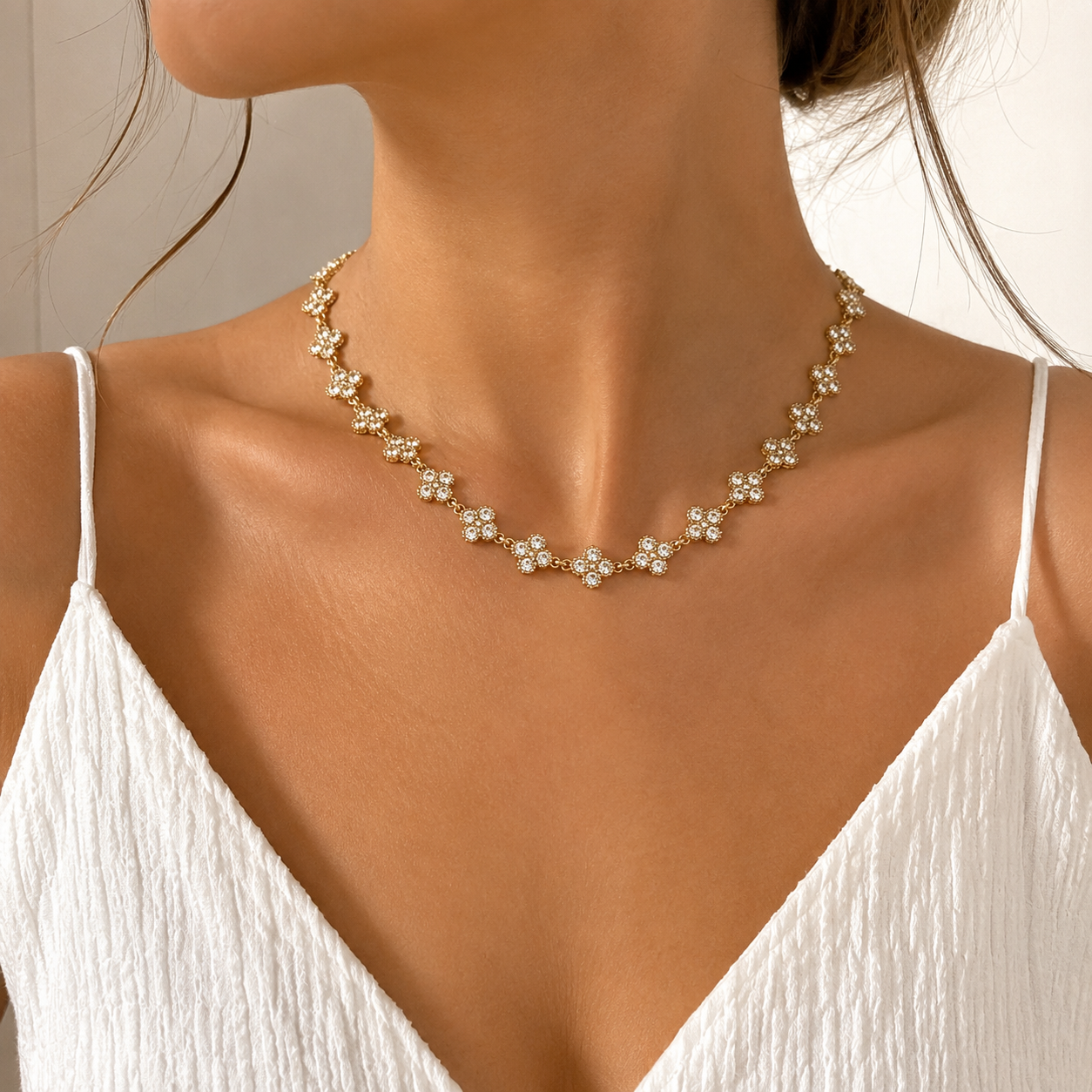 Collier trèfle en acier inoxydable et zircon 