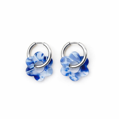 Boucles d’oreilles résine fleur bleu et anneau en acier inoxydable 
