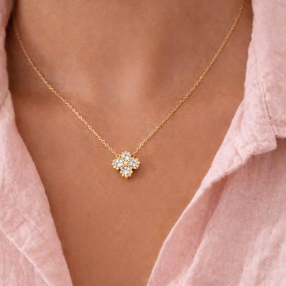Mila | Collier trèfle en acier inoxydable et zircon